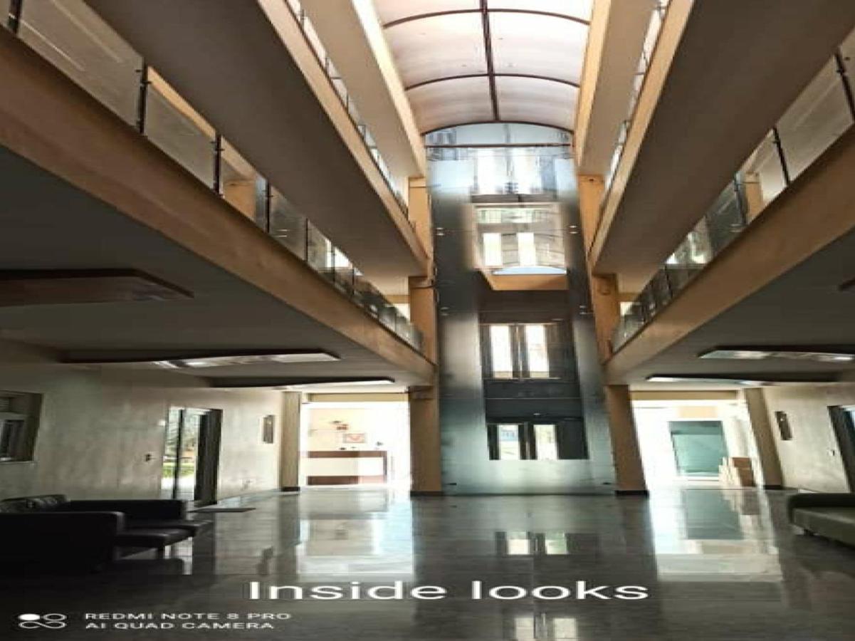 Oyo 74401 Aster Garden Suites Делі Екстер'єр фото